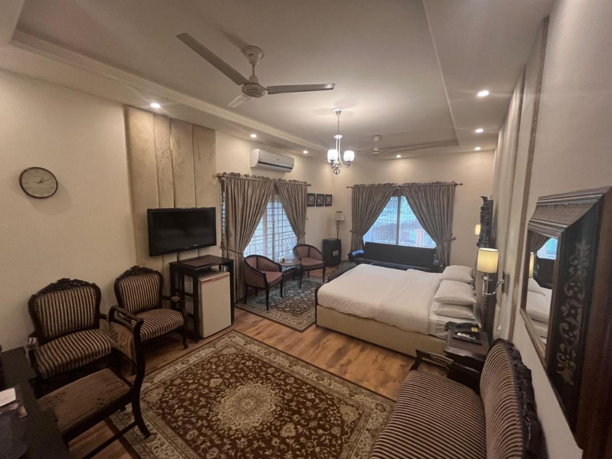 Shelton Hotel Rawalpindi Exterior foto