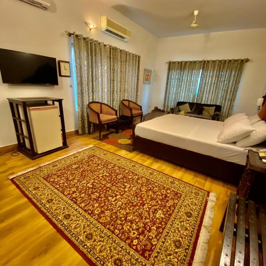 Shelton Hotel Rawalpindi Exterior foto